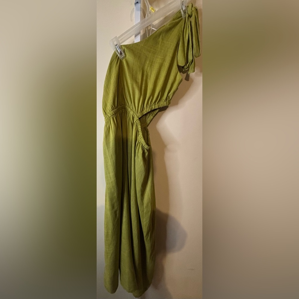 Elegant One-Shoulder Green Maxi Dress with Cut Out side-Medium - Picture 7 of 13